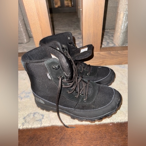 EUC The North Face Chilkat II Waterproof Winter Boots - Men's - Picture 2 of 7